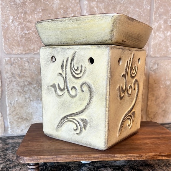 Deluxe Full Size Scentsy Warmer Sandstonee - Picture 1 of 5